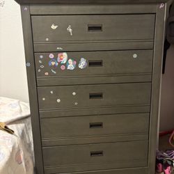 Dresser/chest