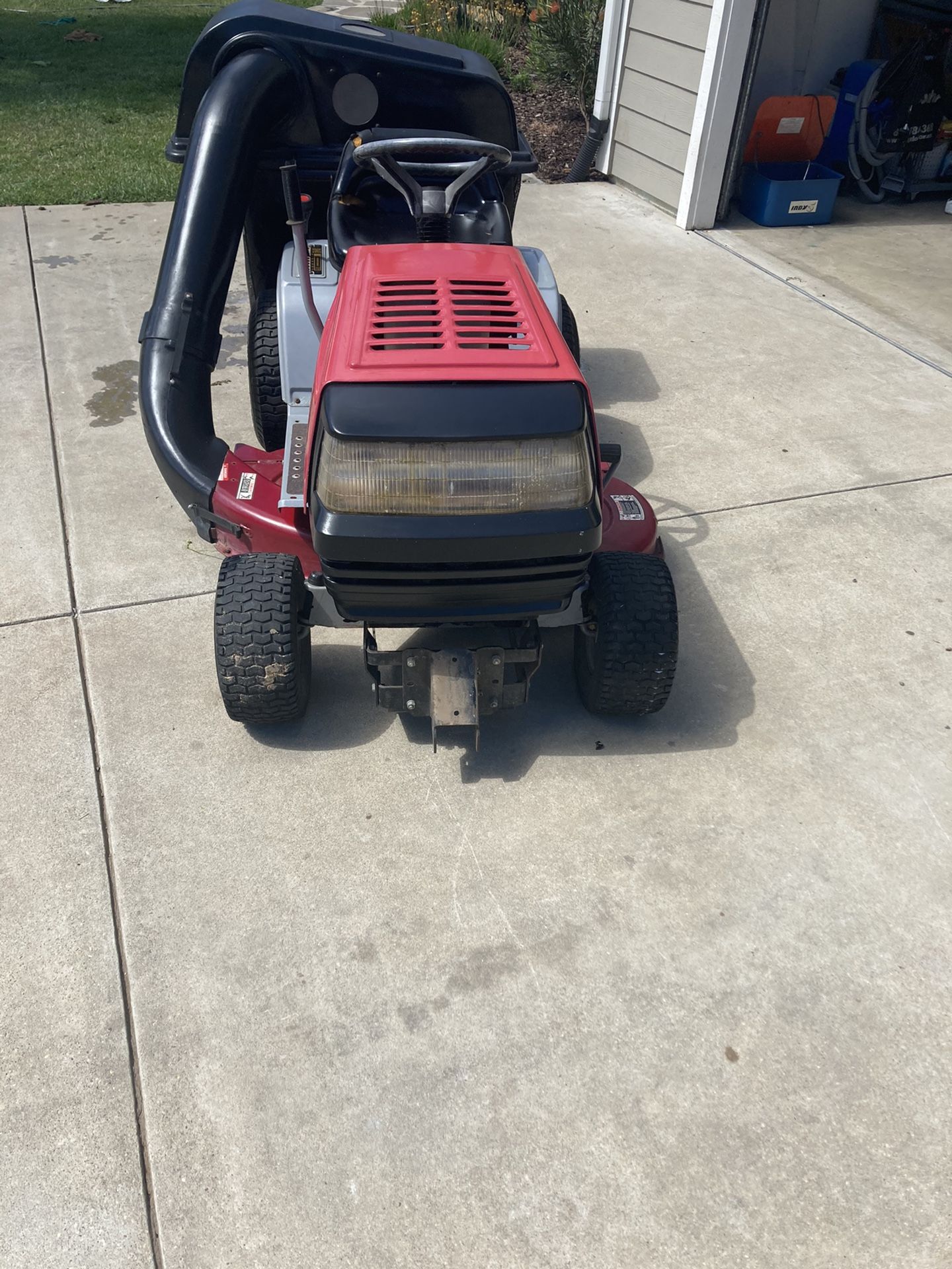 Ridding Lawn Mower