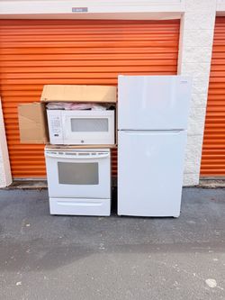 White Kitchen Appliance Set – Fridge, Stove & Microwave