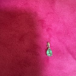 Emerald In White Gold Setting 