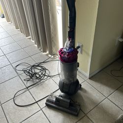 Dyson Vacuum Cleaner Purple 