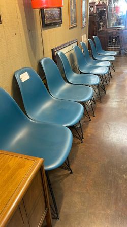 Set Of 8 Eiffel Tower Base Eames Chairs