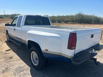 2001 Chevy Silverado Duelly all original
