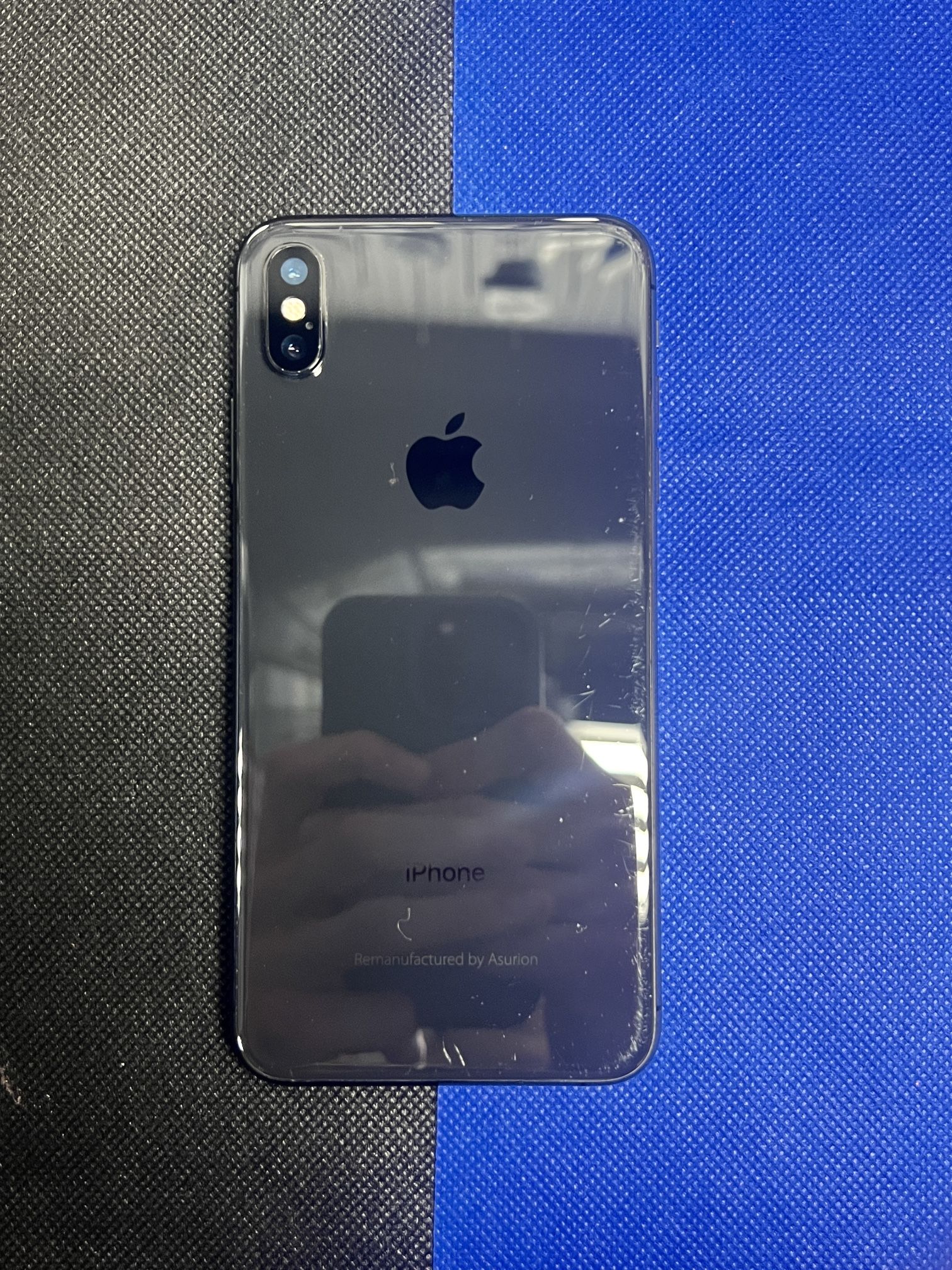 Apple IPhone XS ~ 512GB ~ Unlocked