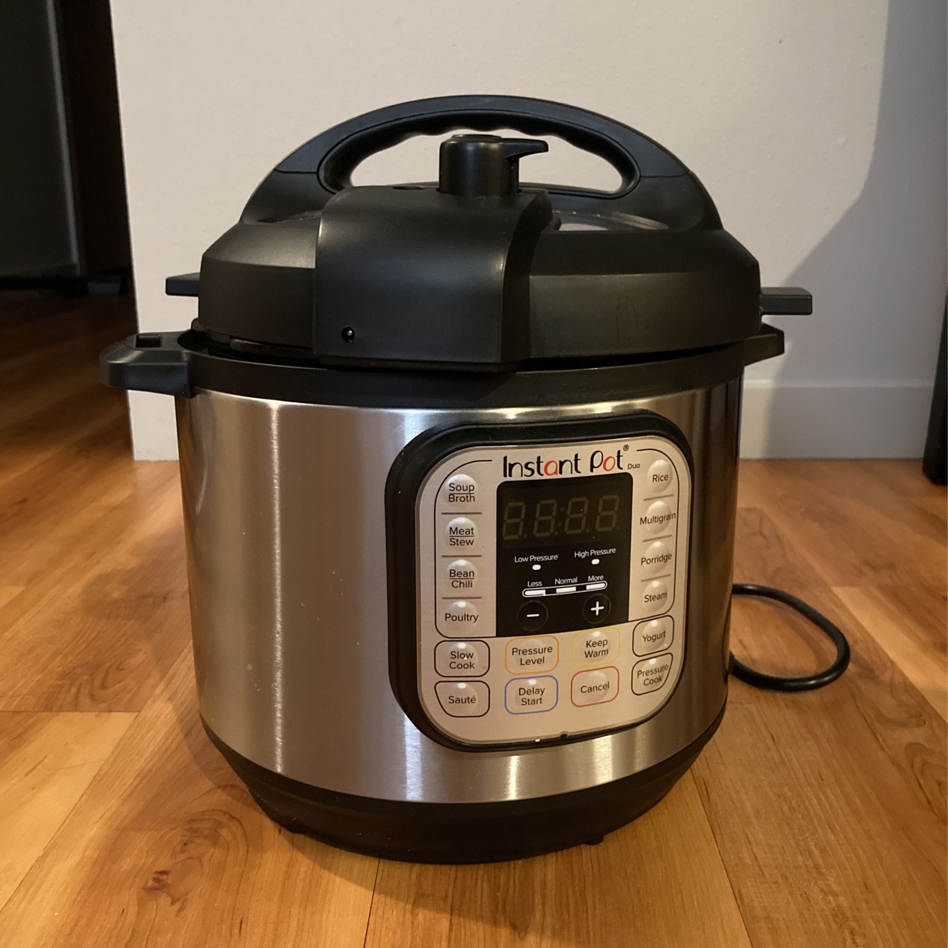 Instant Pot 7 in 1 (like New)