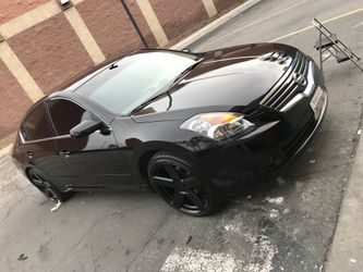 Nice Nissan Altima 4 cilinder