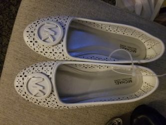 worn 1x sz5 MKors shoes if up i hve it