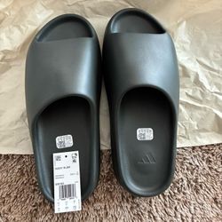 Adidas Yeezy Slides Dark Onyx ID5103 Men's Size 12 Brand New