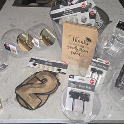 25 Items Graduation Party Supplies & Decor