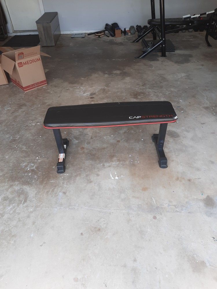 Cap Strength Workout Bench