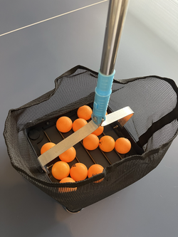 Table Tennis Ball Picker / Ball Collector with Telescopic Handle