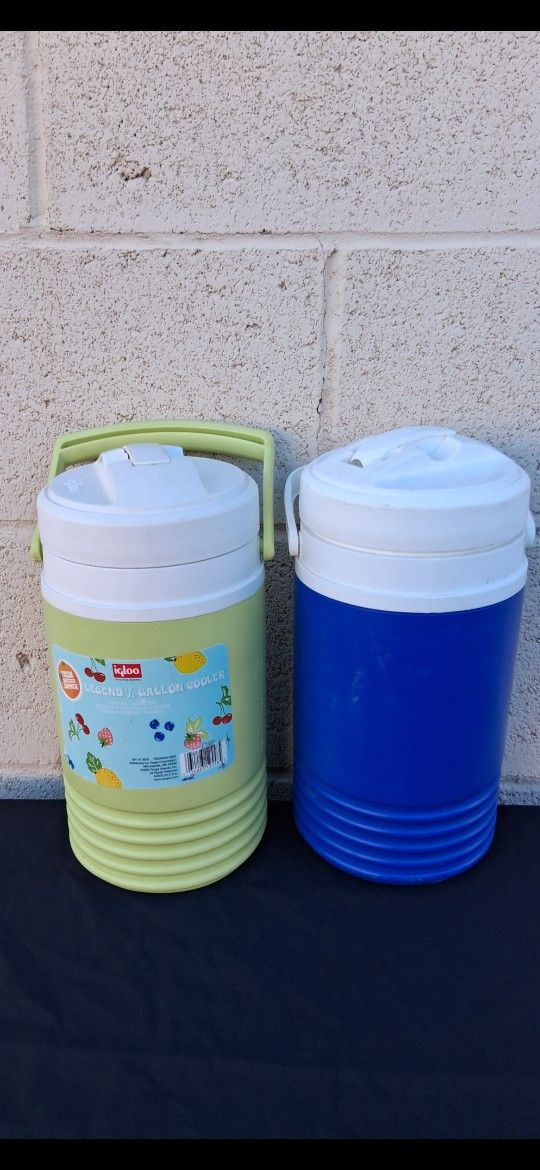 Drink Cooler 1/2 Gallon $10 Each Or Both For $15 Rainbow/95 Pickup Between 2:00-10:40 Pm Cash Only Read Description