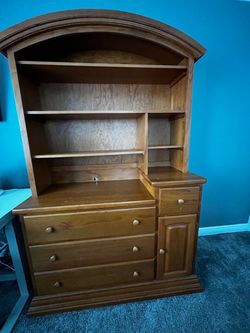Dresser with hutch