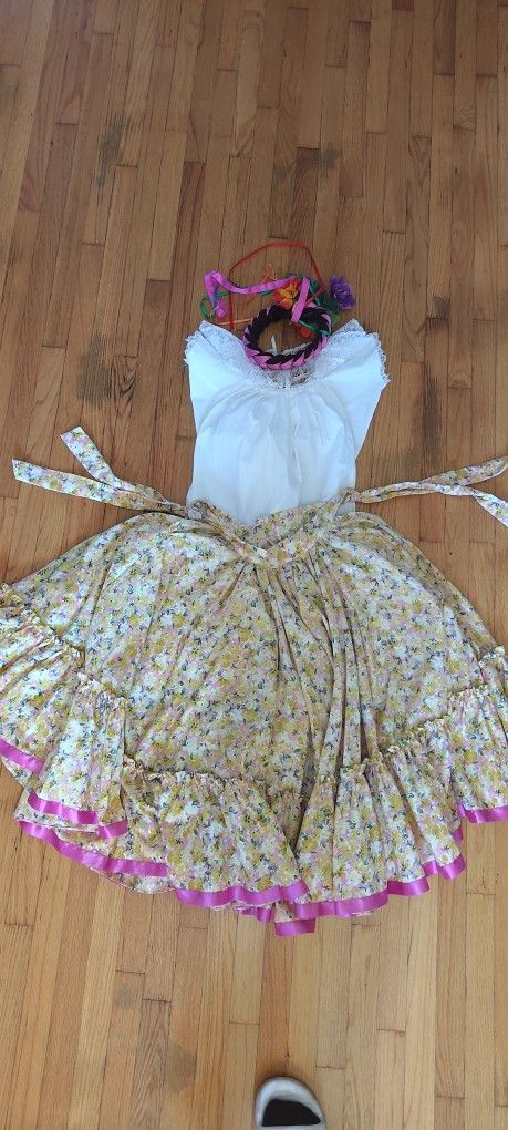 Little Girls Folklorico Outfit