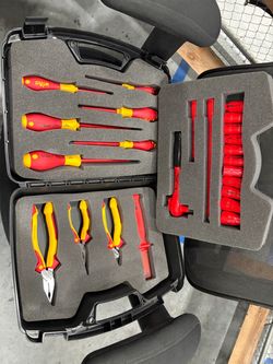 Wiha 1000V Insulated Electrician Tool Set – Hard Case