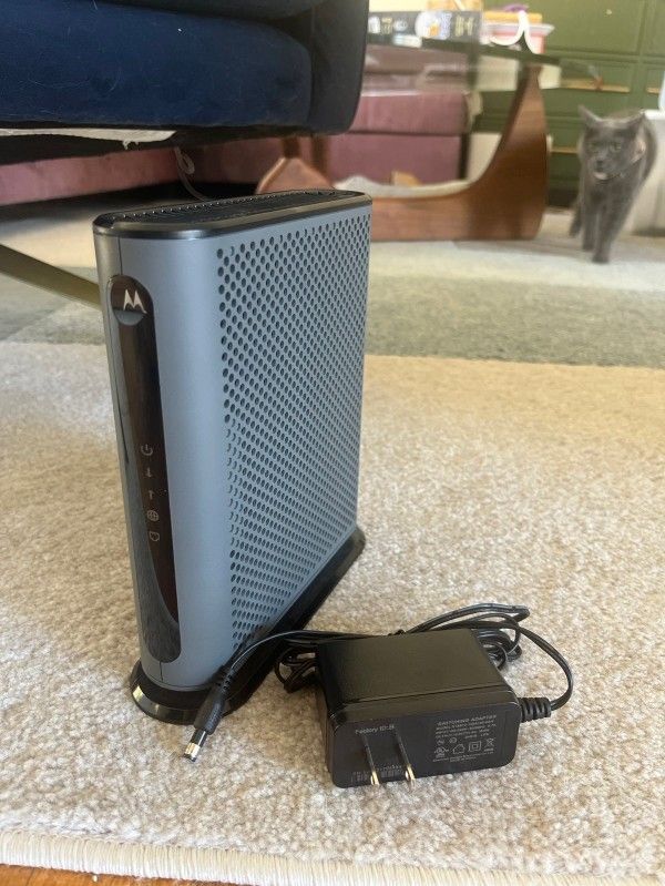 Motorola MB8600 DOCSIS 3.1 Cable Modem - Approved for Comcast Xfinity, Cox, and Charter Spectrum, Supports Cable Plans up to 1000 Mbps | 1 Gbps Ethern