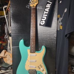 Six Switch Squier Strat Guitar EXC Pro fret-level setup Spa perfect & bag $299!