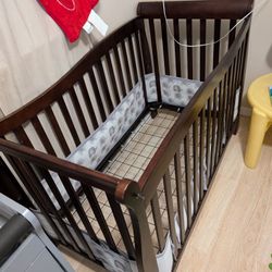 Baby Crib Used With Mattress Bumpers And Sheets