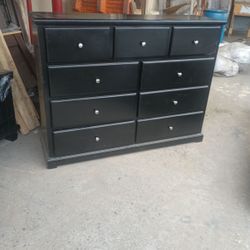 9 Drawer Dresser