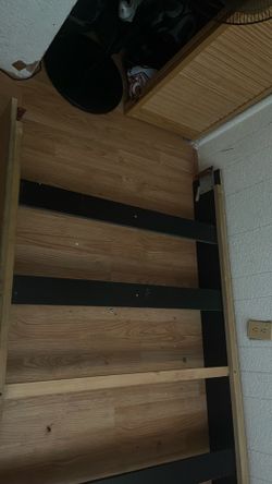 Bed/stand/mirror set