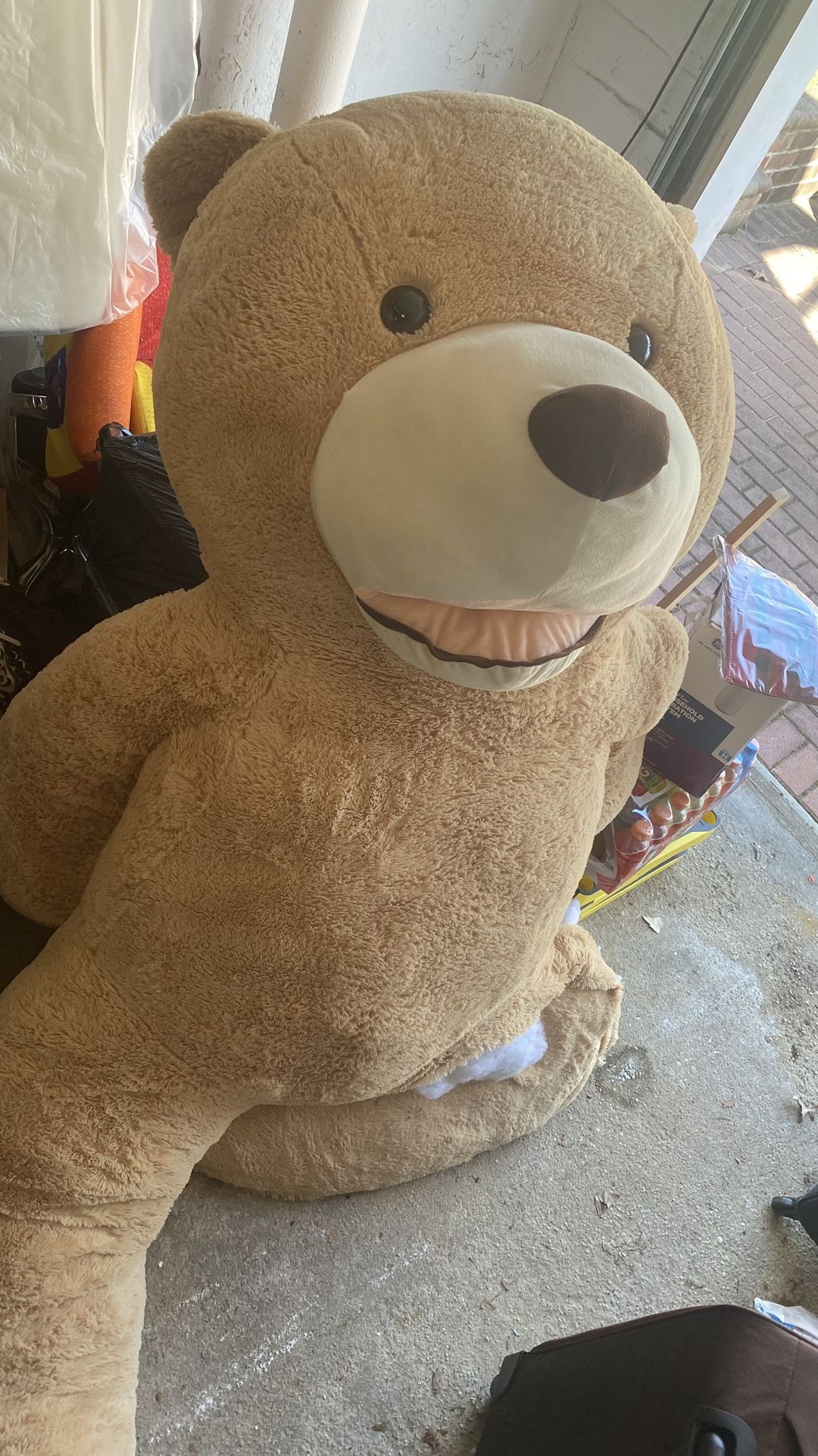 9’ Giant Teddy Bear