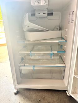 New Top Mount White Refrigerator top Freezer Frigidaire