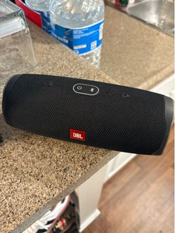 JBL Charge 4