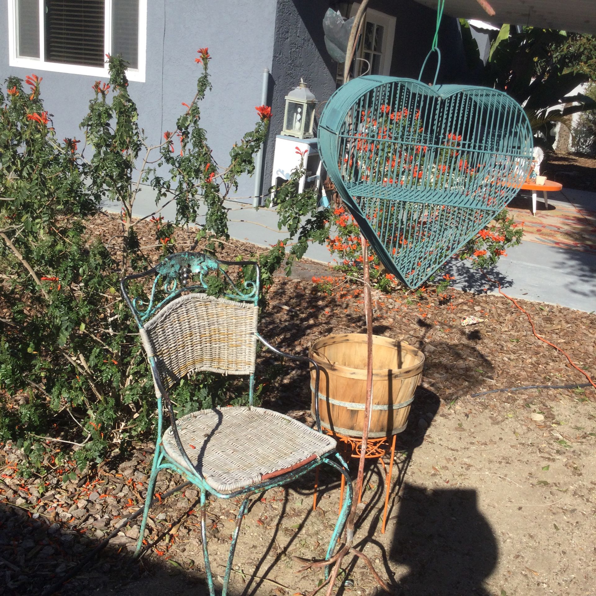 Tall Heart Bird Cage With Chair
