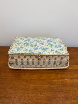 Vintage Dritz Sewing Basket