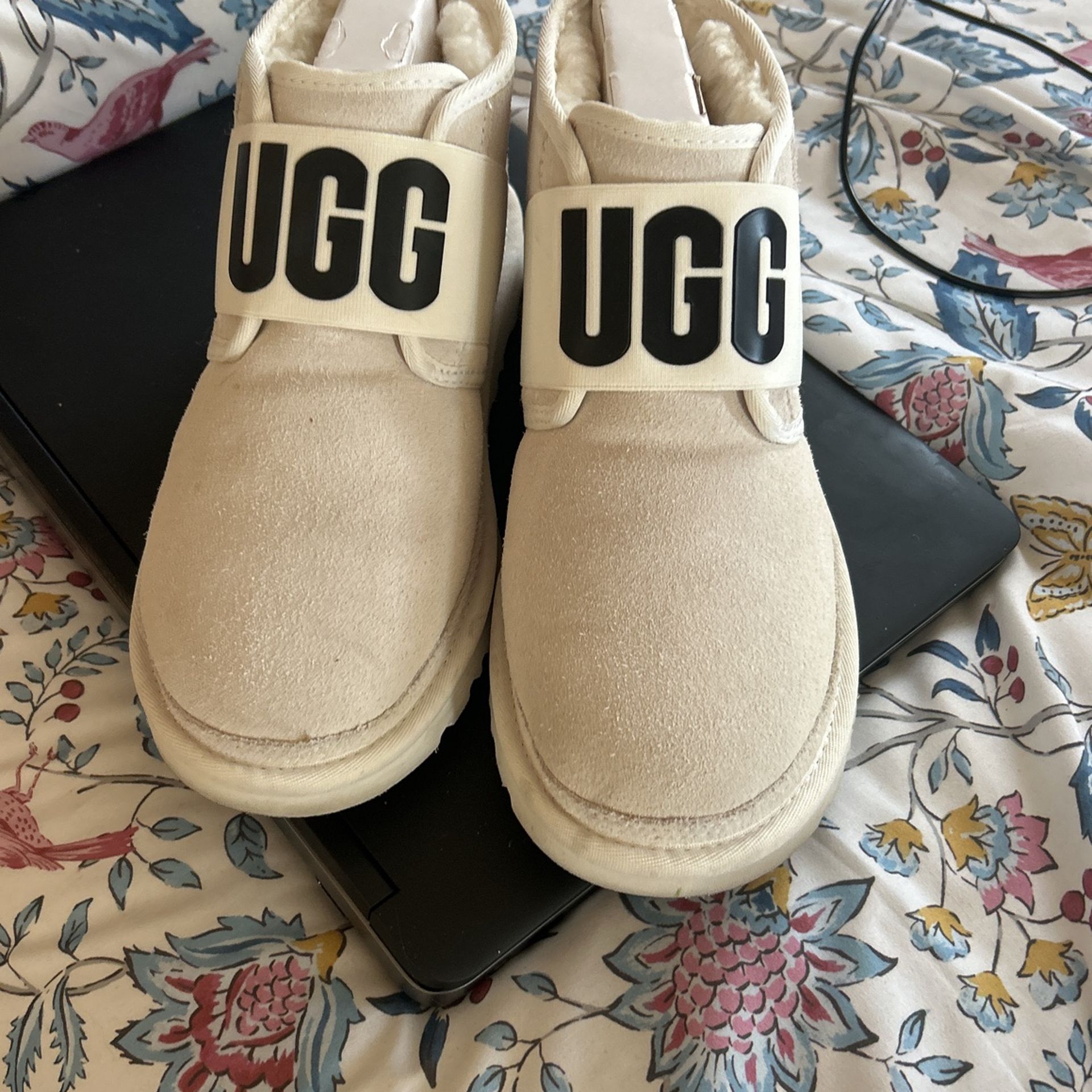 White Shoe Uggs