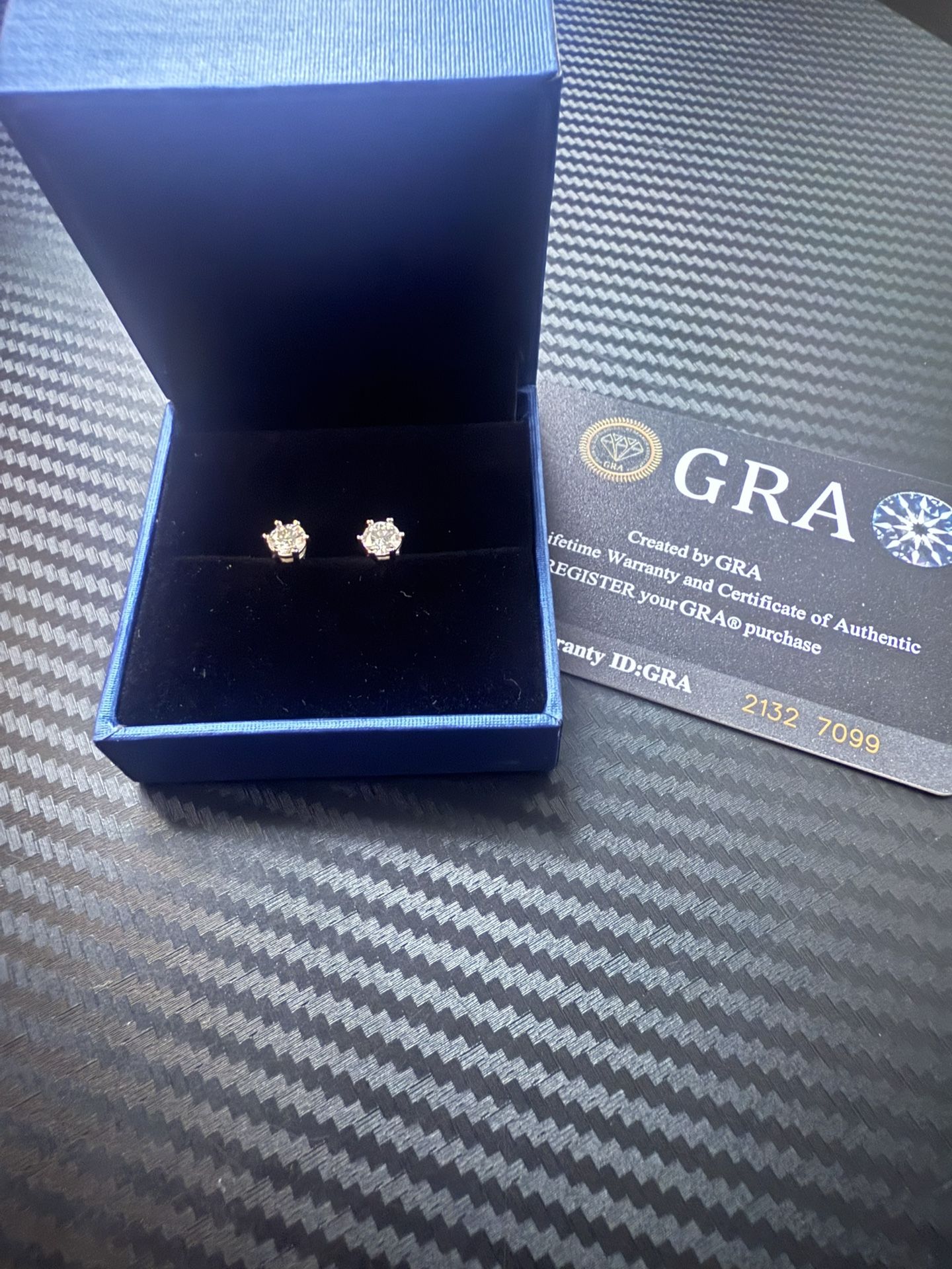 Diamond Earrings (very Negotiable) Shoot Offers🔥