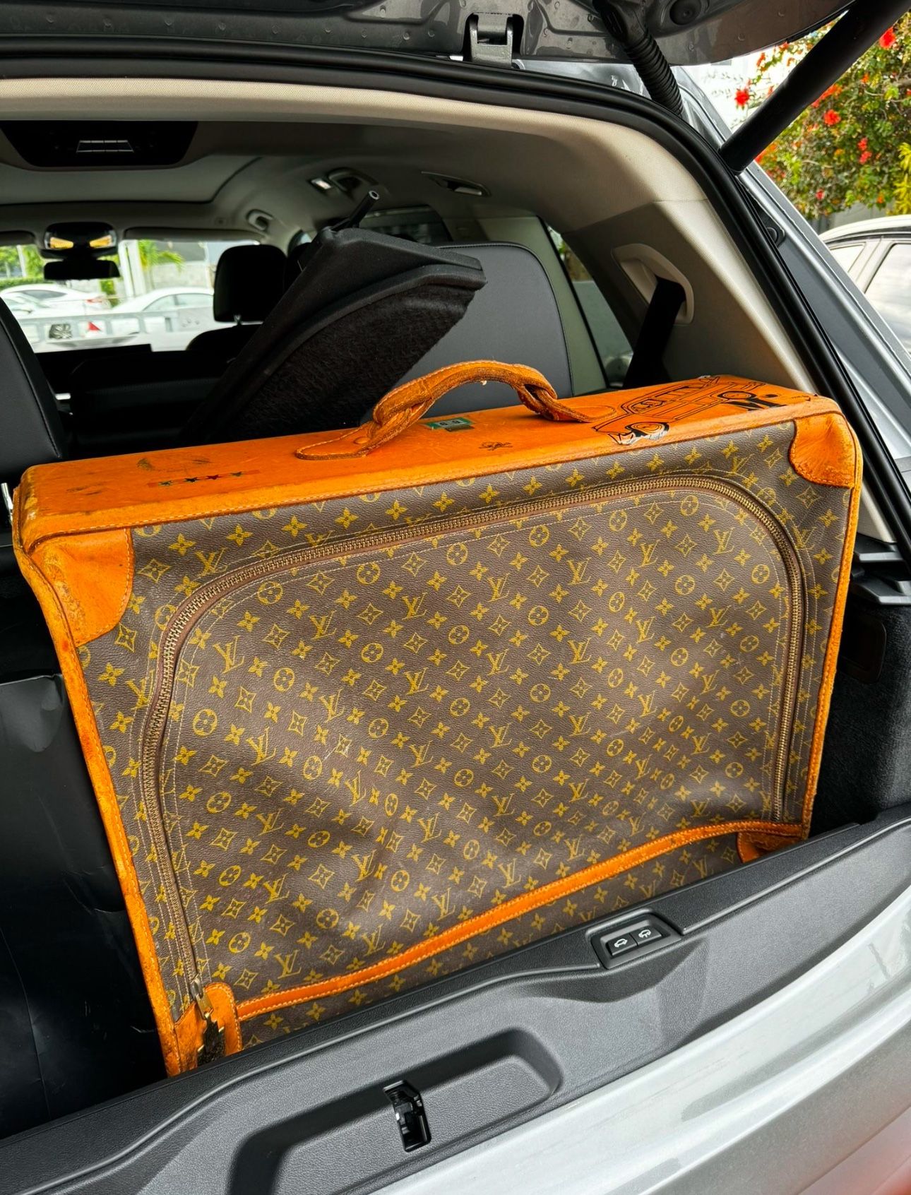 LOUIS VUITTON Vintage Suitcase