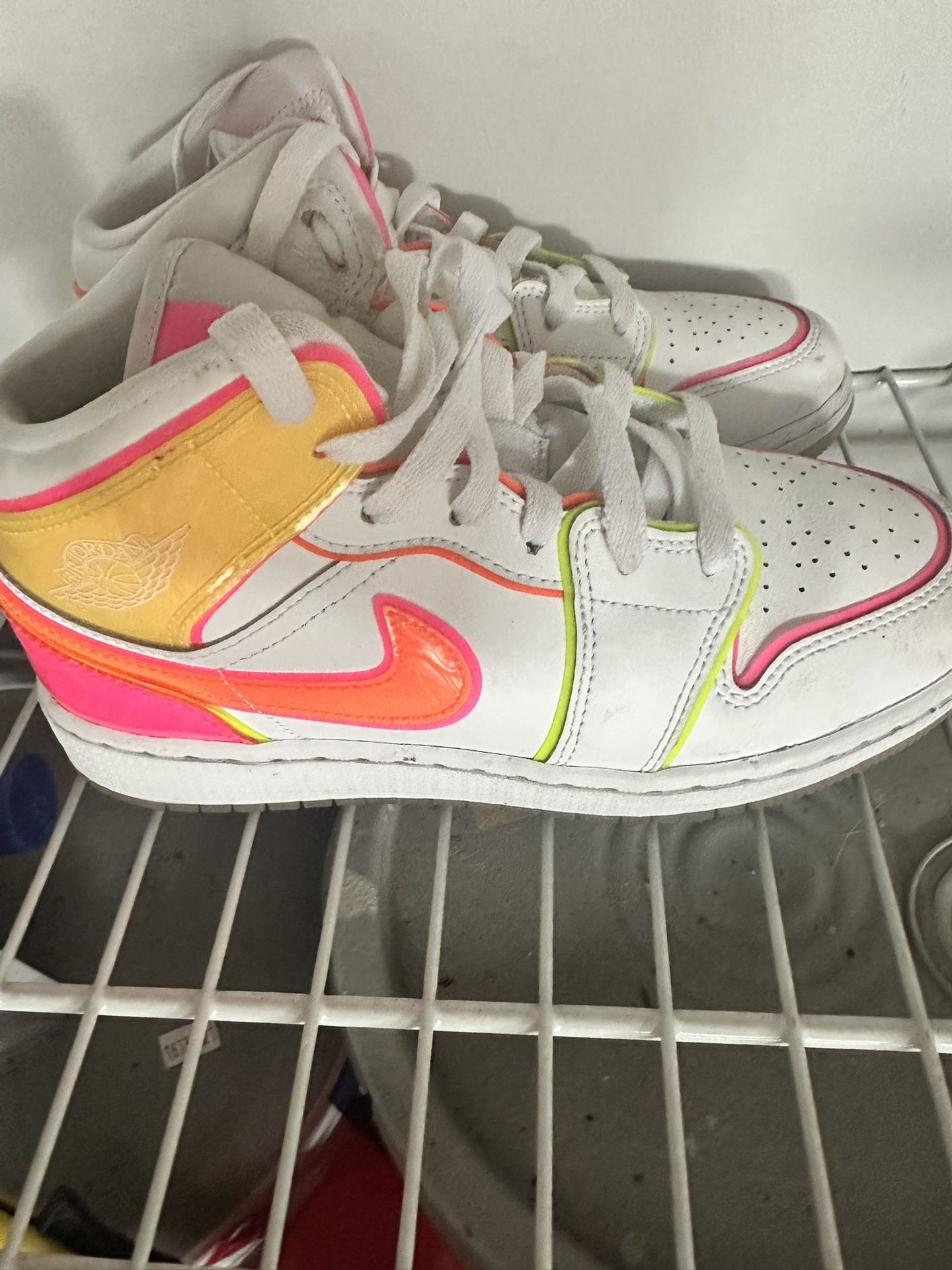 Girls Air Jordan’s Size 4.5