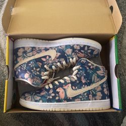 Limited Edition Hawaii Dunks