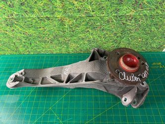 08-14 Mini Cooper Clubman REAR RIGHT WHEEL SPINDLE KNUCKLE HUB OEM