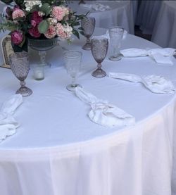 50 White Lace Trim Napkins