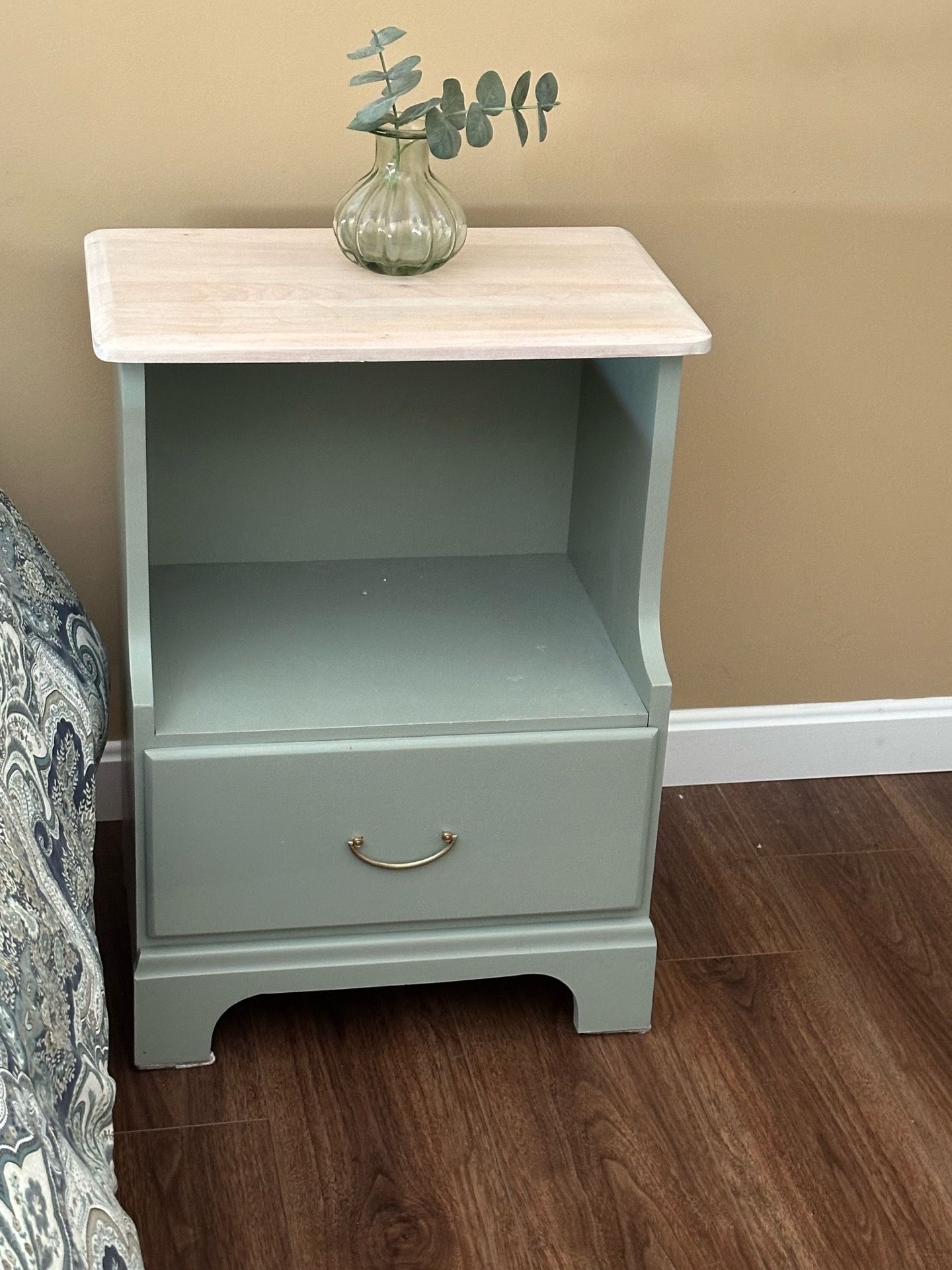 Nightstand (pair)
