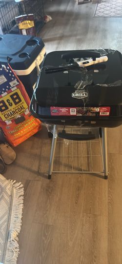 Gas grill with charcoal and lighter new