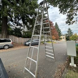 14 ft. Aluminum Stepladder - LOUISVILLE