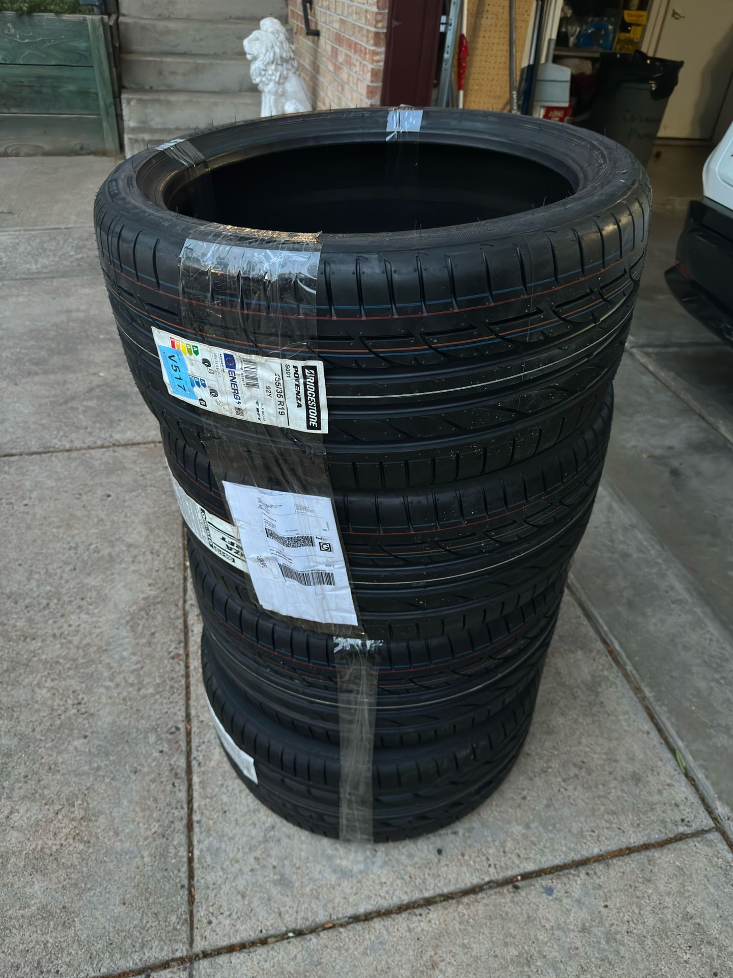 255 35 19 Bridgestone Potenza S001 RunFlat tires