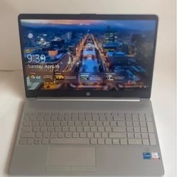 HP 15 inch laptop with 512GB Drive & 32 GB RAM
