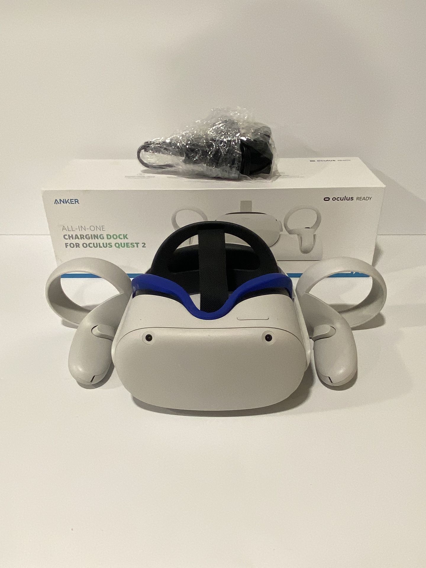 Oculus with Charging Dock 