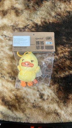 https://offerup.com/redirect/?o=Qi5EdWNr Plush Duck Keychain