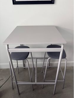 IKEA High Top Table w/ 2 Barstools