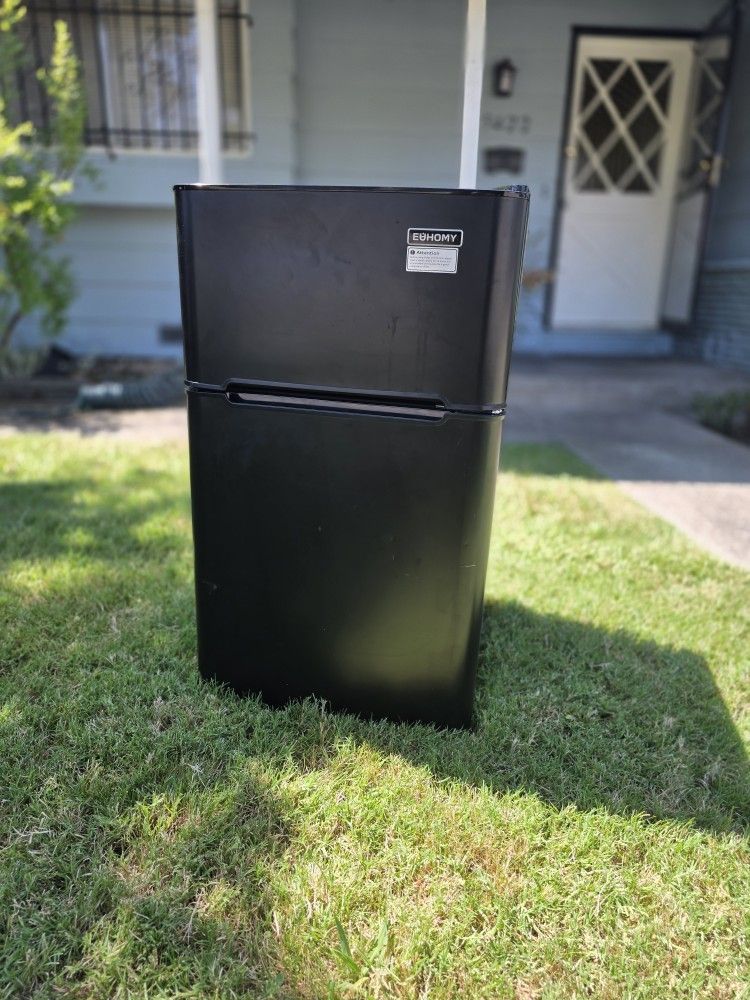 EUHOMY Mini Fridge with Freezer, 3.2 Cu.