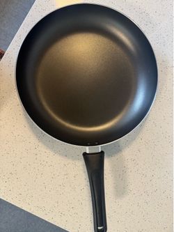 Nonstick pan