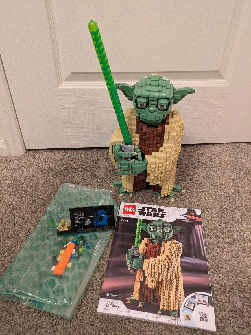 LEGO Yoda Star Wars 75255 Complete