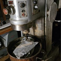 Working Hobart - P660 - 60qt Dough Mixer, Just Needs A Cleaning :)