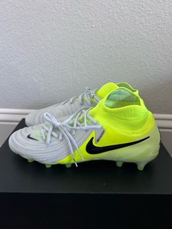 Nike Men’s Phantom Luna 2 Elite AG-PRO Mad Voltage Pack HF4361-003 Men’s Size 11
