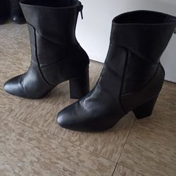Black Leather Ladies Boots 